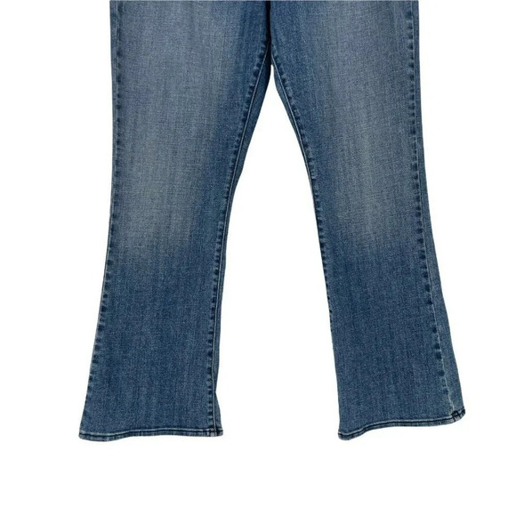 Levi’s Co. Jeans Women's Sz 16 M Blue Medium Wash Bootcut Mid Rise Stretch Denim - Picture 5 of 10